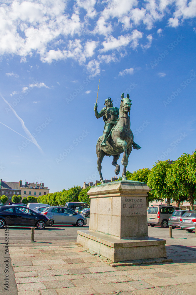 Naklejka premium フランスディナンの街並み-44