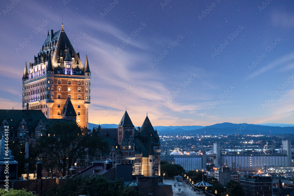 Fototapeta premium Beautiful view Fairmont Le Chateau Frontenac in Quebec city, Canada