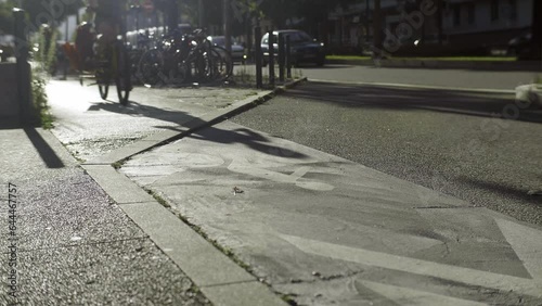 Wallpaper Mural piste cyclable, vélo, trottinette, électrique, Grenoble, rue, trafic, trottoir, bicyclette, transport, asphalte, route, ligne, voie, paysage, nature, chemin, pierre, conduire, hollande, France,   Torontodigital.ca