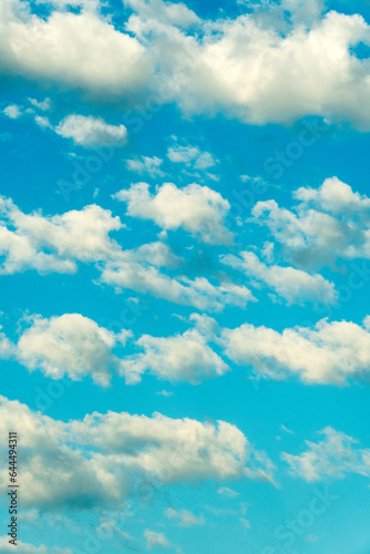 Fototapeta Naklejka Na Ścianę i Meble -  Cumulus sur un ciel bleu
