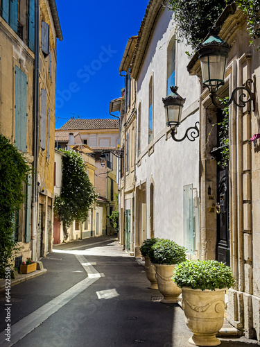 Fototapeta Naklejka Na Ścianę i Meble -  Journey to Arles' Past: Captivating Street Views of the Old Village