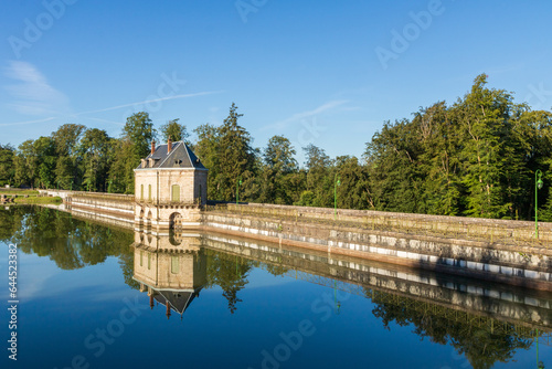 Le barrage du Lac des Settons