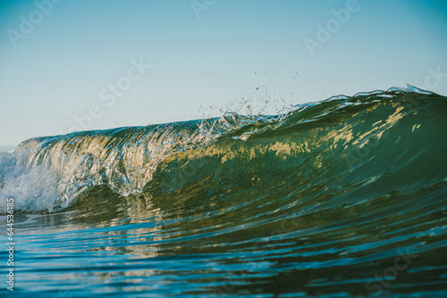 Fototapeta Naklejka Na Ścianę i Meble -  wave crashing on the sea