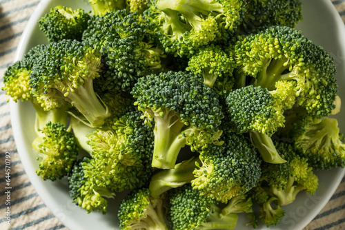 Raw Organic Green Broccoli