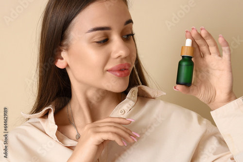 Young woman with serum on b...