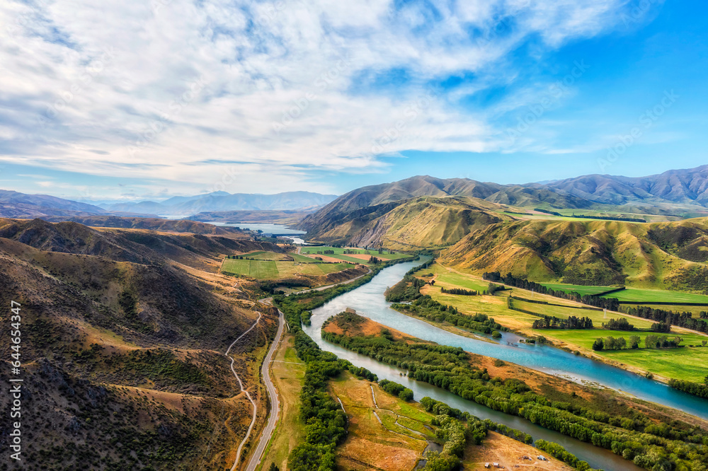 Fototapeta premium D NZ Kurow Vale 2 Lakes high