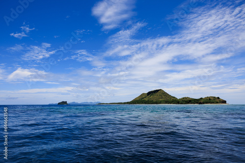 islands and blue water in fiji © Byron Doyle-Zerbo