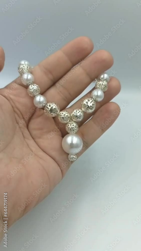 decorative collar for cats and small breeds of dogs, silver ribbon costume jewelry for animals, exhibition. pearl diy decorative collar for cats and small breeds of dogs, silver ribbon costume jewelry for animals, exhibition. pearl diy