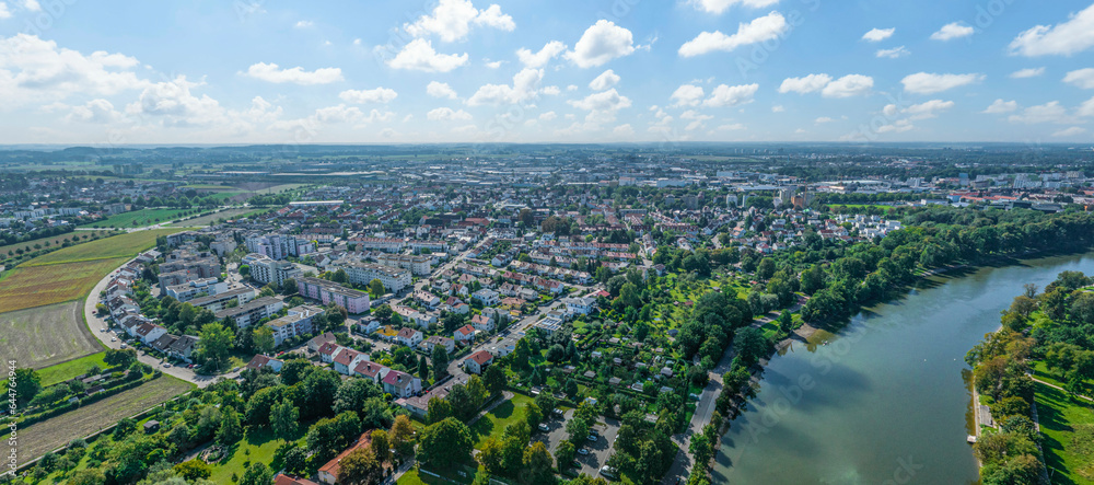 Fototapeta premium Neu-Ulm an der Donau - Ausblick zum Stadtteil Offenhausen