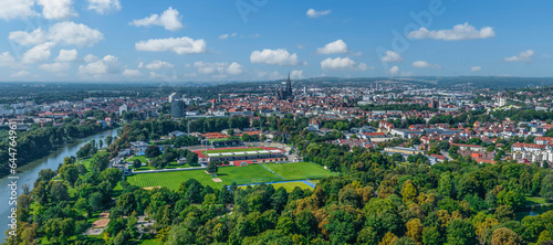 Ulm - Ausblick über die Park- und Freizeitanlage in der Friedrichsau an der Donau zum Donaustadion und zum Ulmer Münster © ARochau