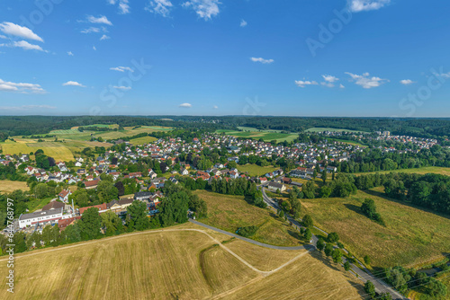 Ausblick auf Ottmarshausen und das Schmuttertal im Naturpark Westliche Wälder bei Augsburg