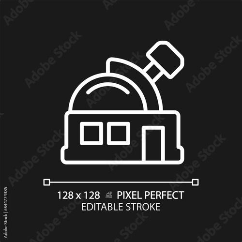 Observatory pixel perfect white linear icon for dark theme. Research facility. Space exploration. Astronomy education. Thin line illustration. Isolated symbol for night mode. Editable stroke