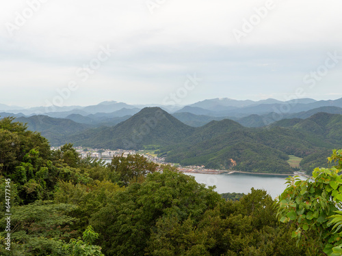 五老ヶ岳公園から見る舞鶴湾と山々の風景