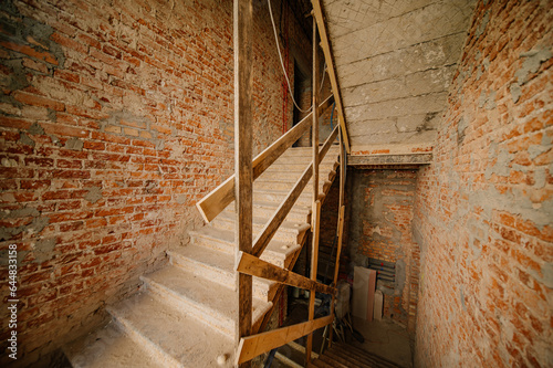 Renowacja starej klatki schodowej