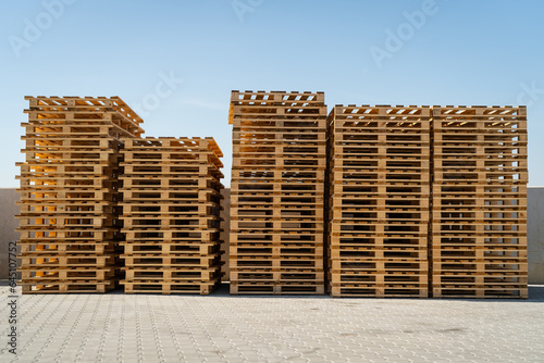 Wooden euro pallets - sustainable logistics
