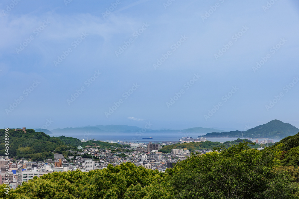 愛媛　松山城から見る松山市街の街並みと松山港