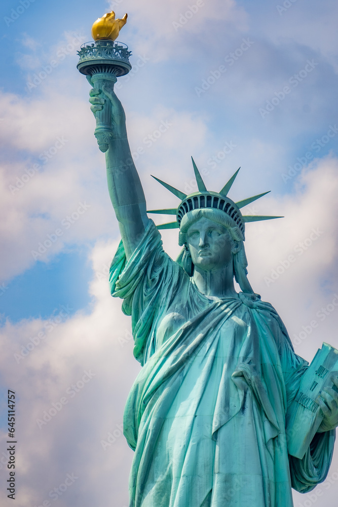 Obraz premium Statue of Liberty on Liberty Island in New York Harbor, in Manhattan, New York City.