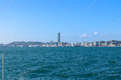 門司港から下関を望む風景 © J_News_photo