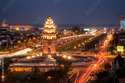 Independence Monument in Phnom Penh, Cambodia, Southeast Asia © David Davis