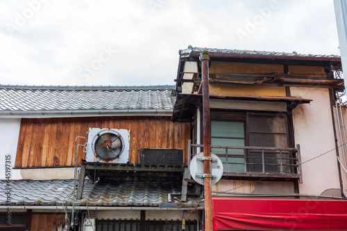 日本の岡山県岡山県倉敷市の古くてとても美しい建物 © 仁 藤原