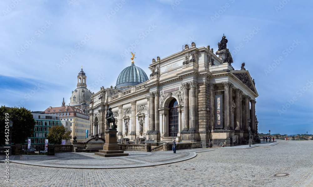 Obraz premium The Lipsius building in Dresden, Saxony Germany