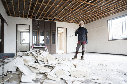 Schilderij op canvas 解体業などのプロ職人の現場　広角