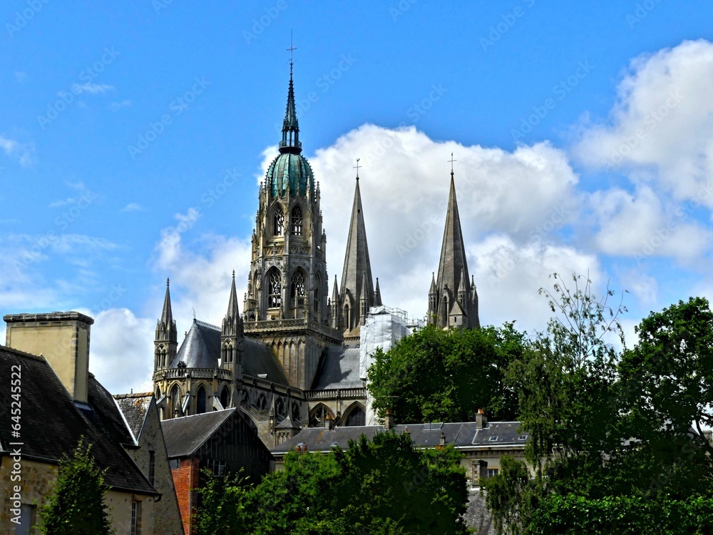 Bayeux, August 2023 - Visit the magnificent medieval town of Bayeux in Normandy - View of the magnificent Notre-Dame de Bayeux cathedral Bayeux, August 2023 - Visit the magnificent medieval town of Bayeux in Normandy - View of the magnificent Notre-Dame de Bayeux cathedral