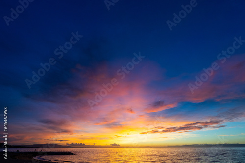 淡路島の日の出の海の風景 © Tomo Nyan