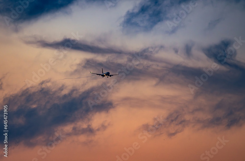 Avião no céu