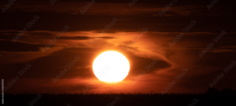 Solar Splendor: A Detailed View of the Evening Sun