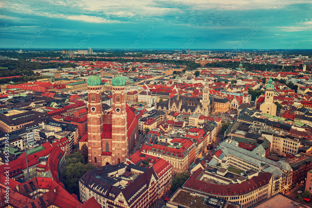 Obraz premium The famous Frauenkirche in Munich, Germany