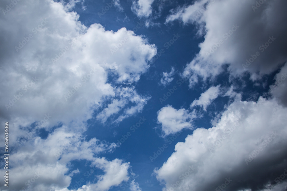 Obraz premium Dramatic thunderstorm clouds