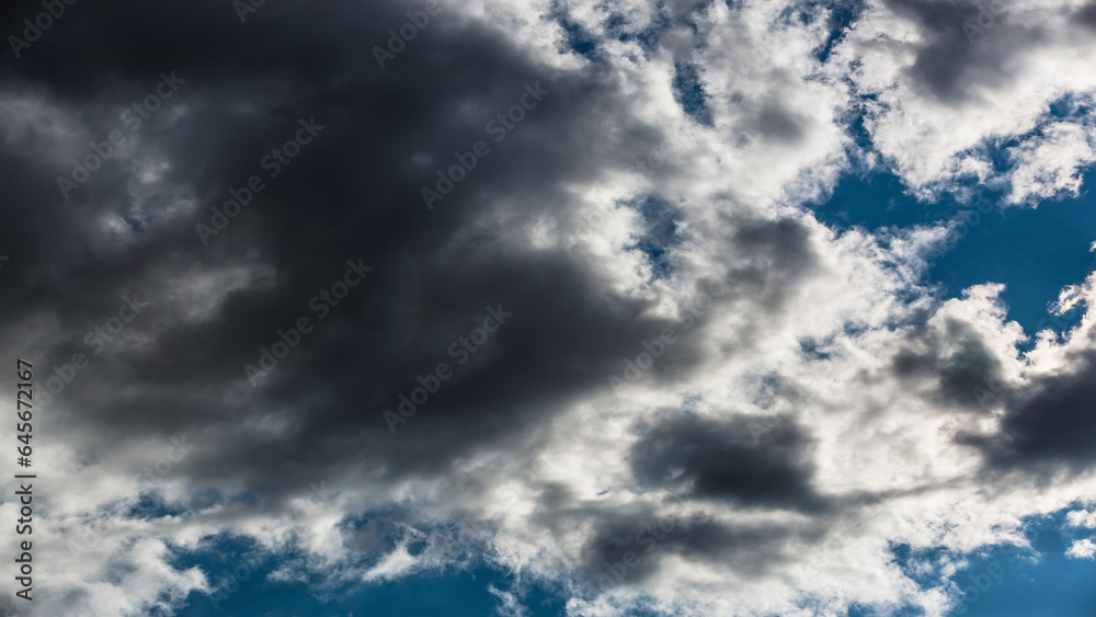 Obraz premium Clouds on the blue sky