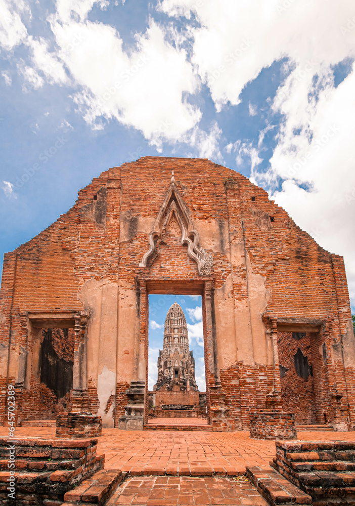 Landscape Historical Park in Ayutthaya. The ancient temple that presents humans is located in Thailand's Ayuddhaya Historic City. Ayutthaya World Heritage.