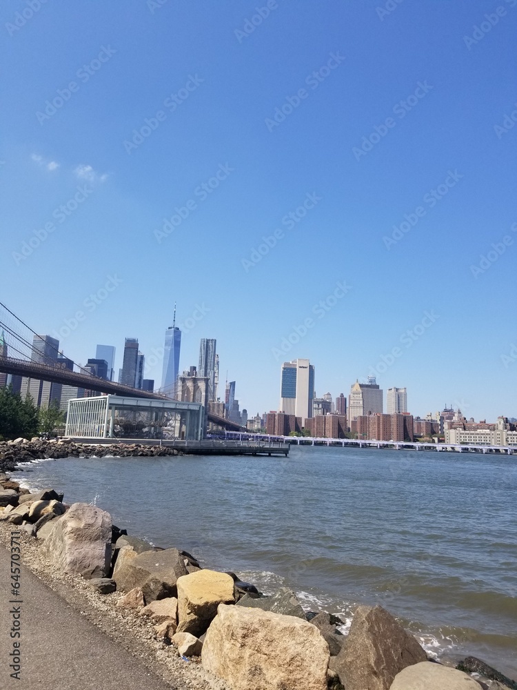 brooklyn bridge and skyline of Manhattan