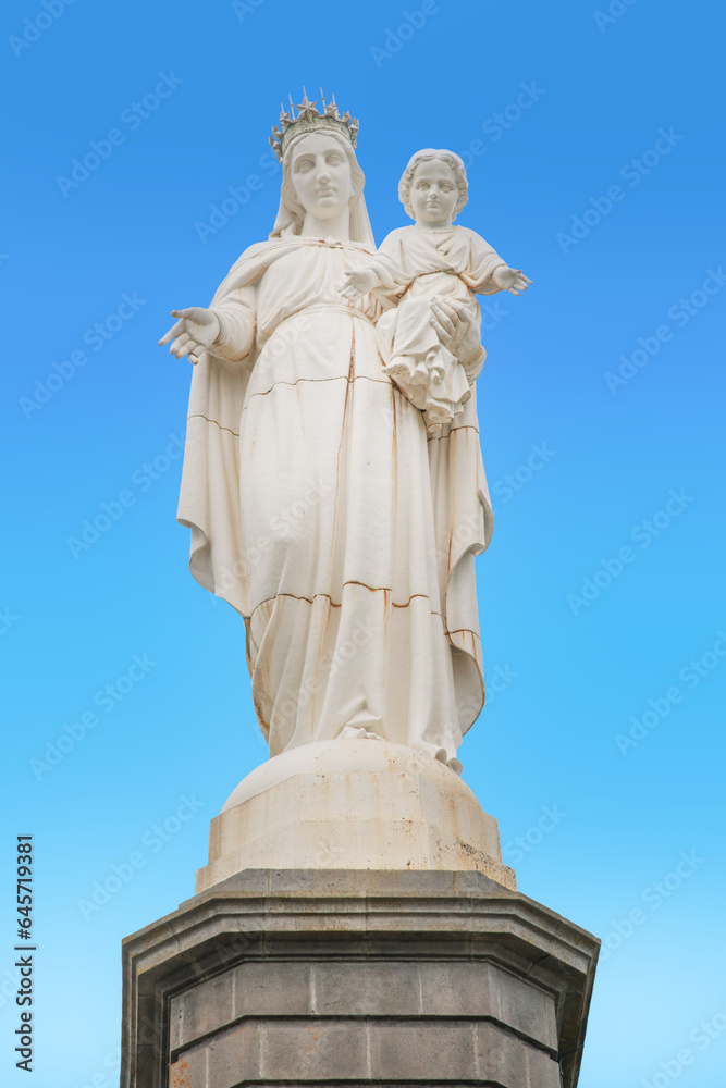 Statue de la Vierge au sommet du Rocher de Bonnevie