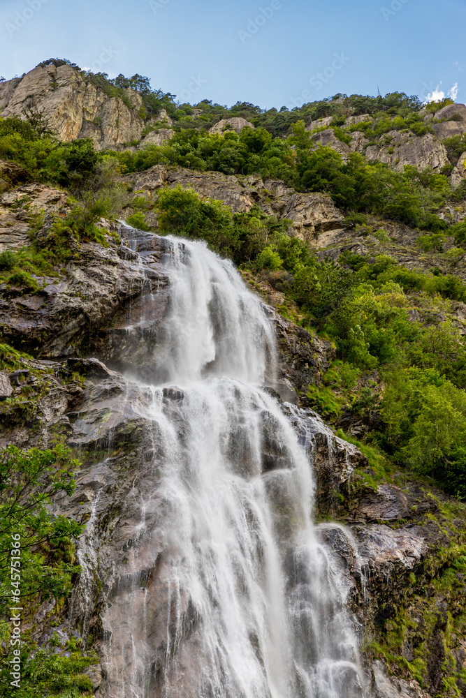 La Cascade de la Pissevache à Vernayaz en Suisse La Cascade de la Pissevache à Vernayaz en Suisse