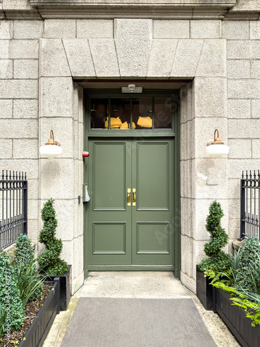 Photography A famous green painted Georgian door in Dublin, Ireland