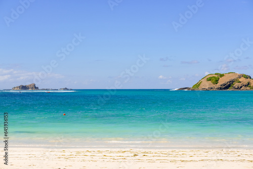 beach with sky and sea  sand dunes and beach  beach in the morning  beach with island  view of the sea from the beach  sand beach and sea  sand beach with waves  waves on the beach  sand and sea
