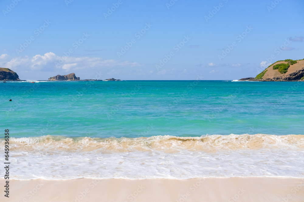 beach with sky and sea, sand dunes and beach, beach in the morning, beach with island, view of the sea from the beach, sand beach and sea, sand beach with waves, waves on the beach, sand and sea