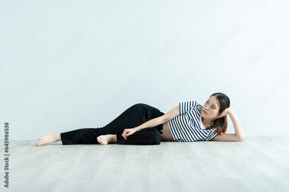 Fototapeta premium リラックスする女性