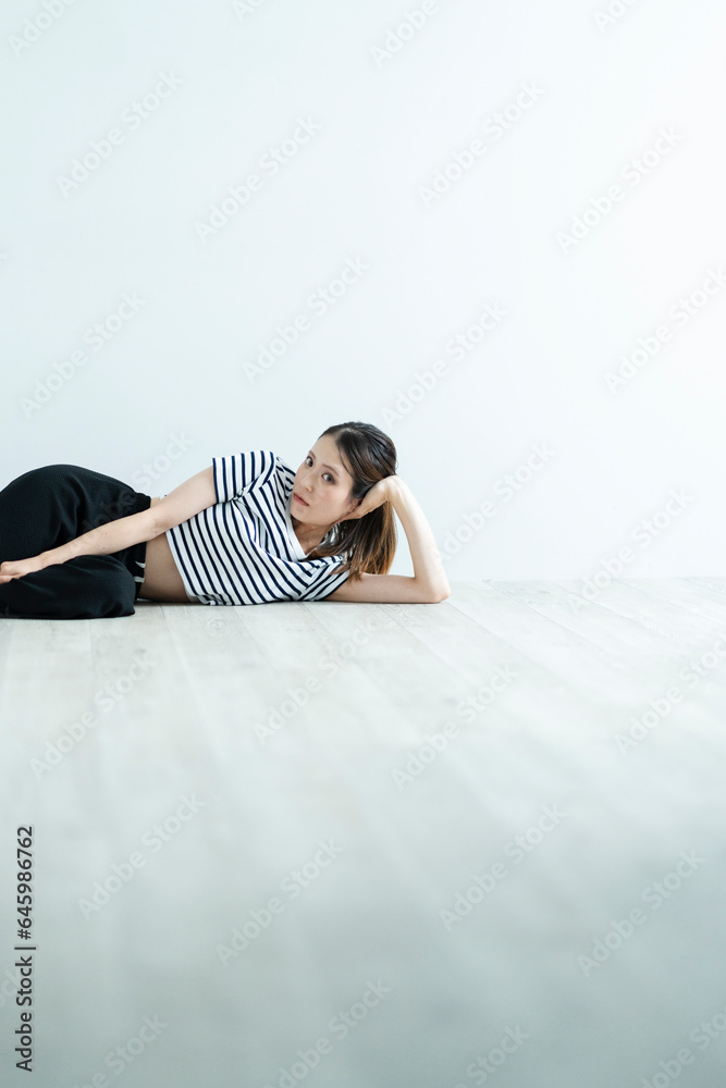 Fototapeta premium リラックスする女性