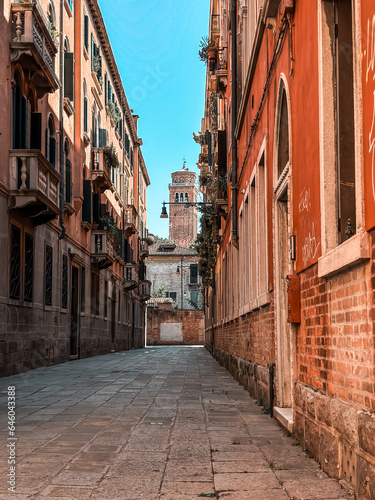 narrow street, Venice © Adrian
