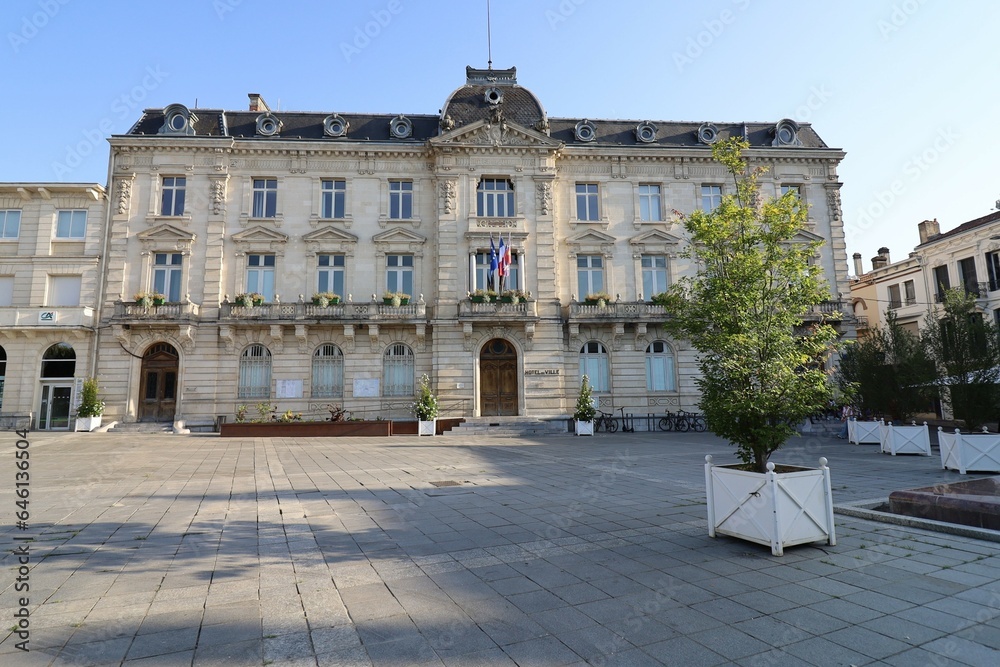 La mairie, vue de l'extérieur, ville de Mont de Marsan, département des Landes, France