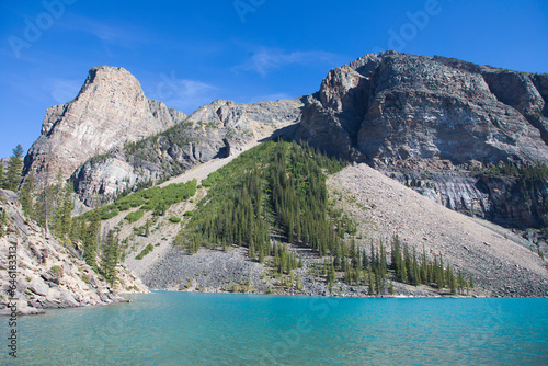 Fototapeta Naklejka Na Ścianę i Meble -  Beautiful view of Moraine Lake in Banff National Park in Canada