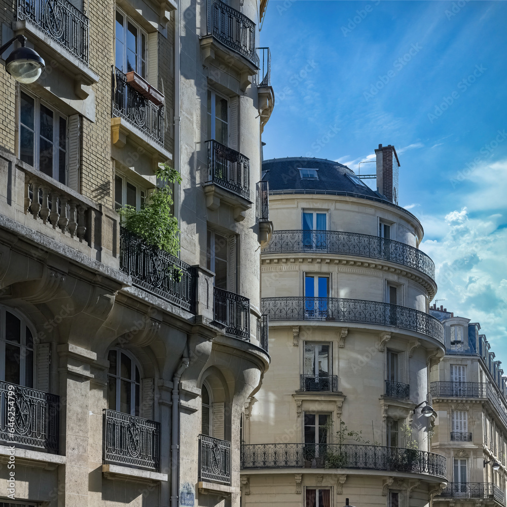 Obraz premium Paris, beautiful building rue du Rocher, in the 8e arrondissement, a luxury district