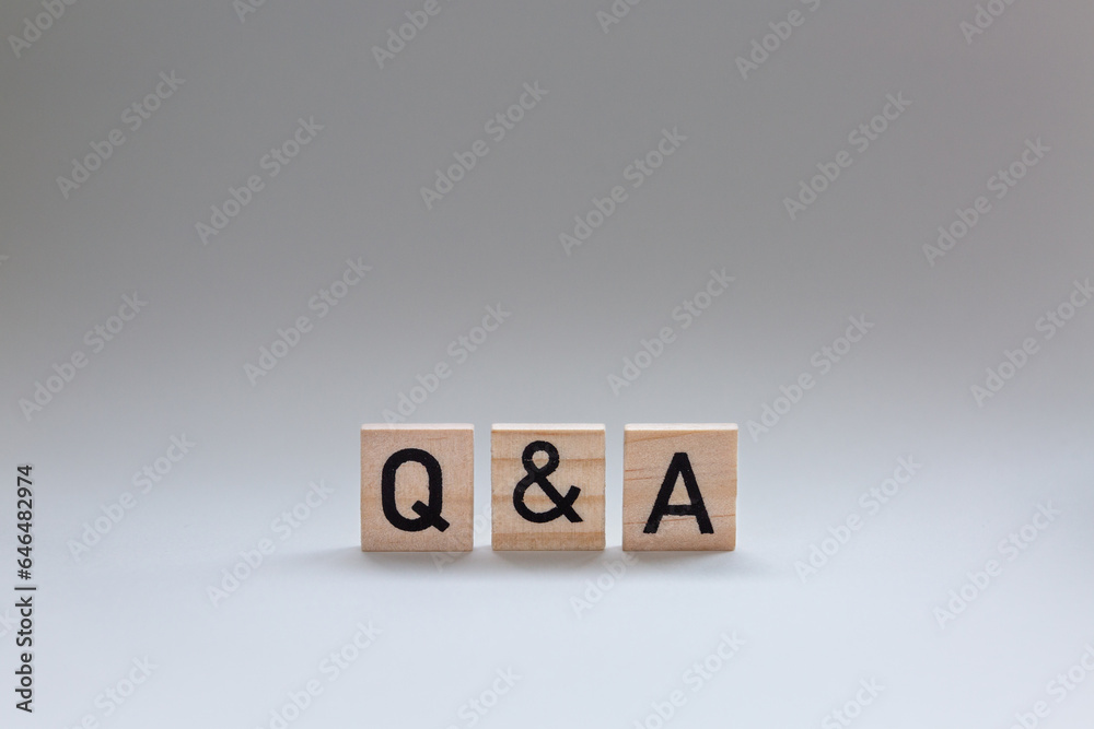 Questions and answers wooden blocks close-up Questions and answers wooden blocks close-up