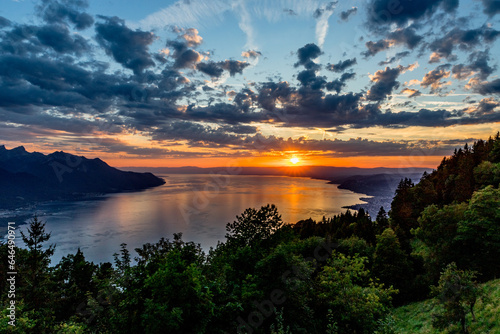 Couché de soleil sur le Lac Léman en Suisse