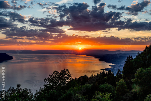 Couché de soleil sur le Lac Léman en Suisse