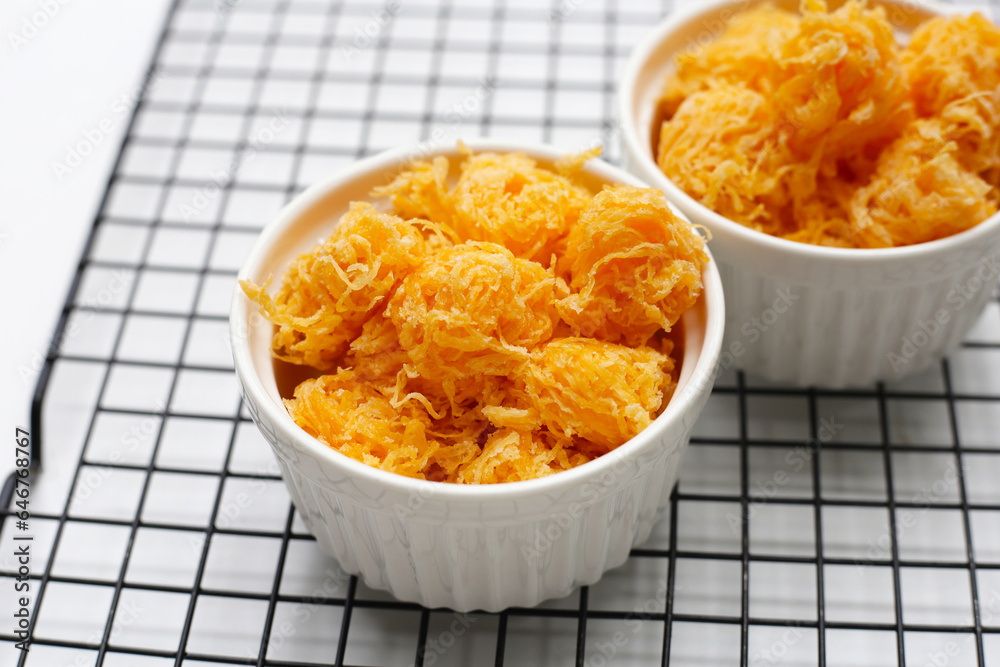 Thai crispy flossy sweet Eggs floss (Foi Thong Krob)